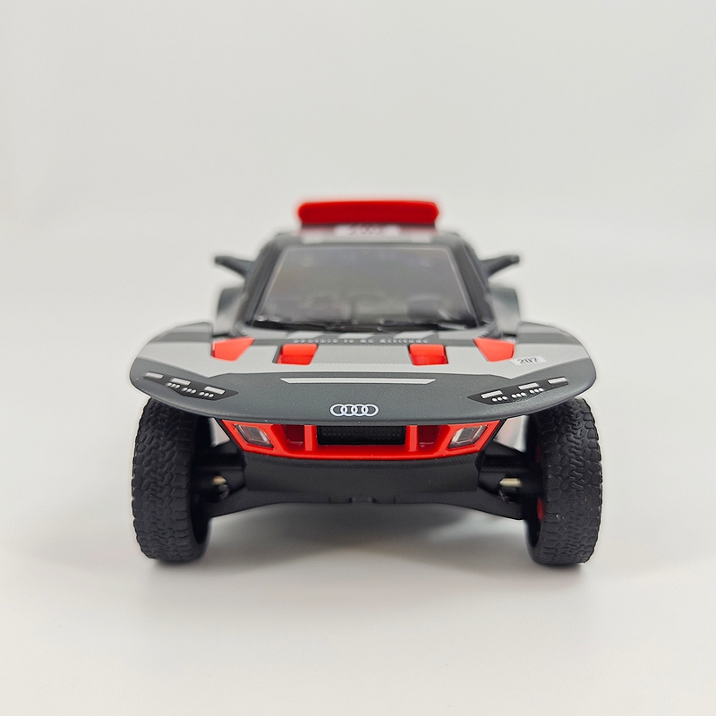 Car Care - ラスター1:32シミュレーション アウディRS Q e-tron 合金製カーモデル、開閉可能なドア、サウンド＆ライト、リターンフォースラリーカー